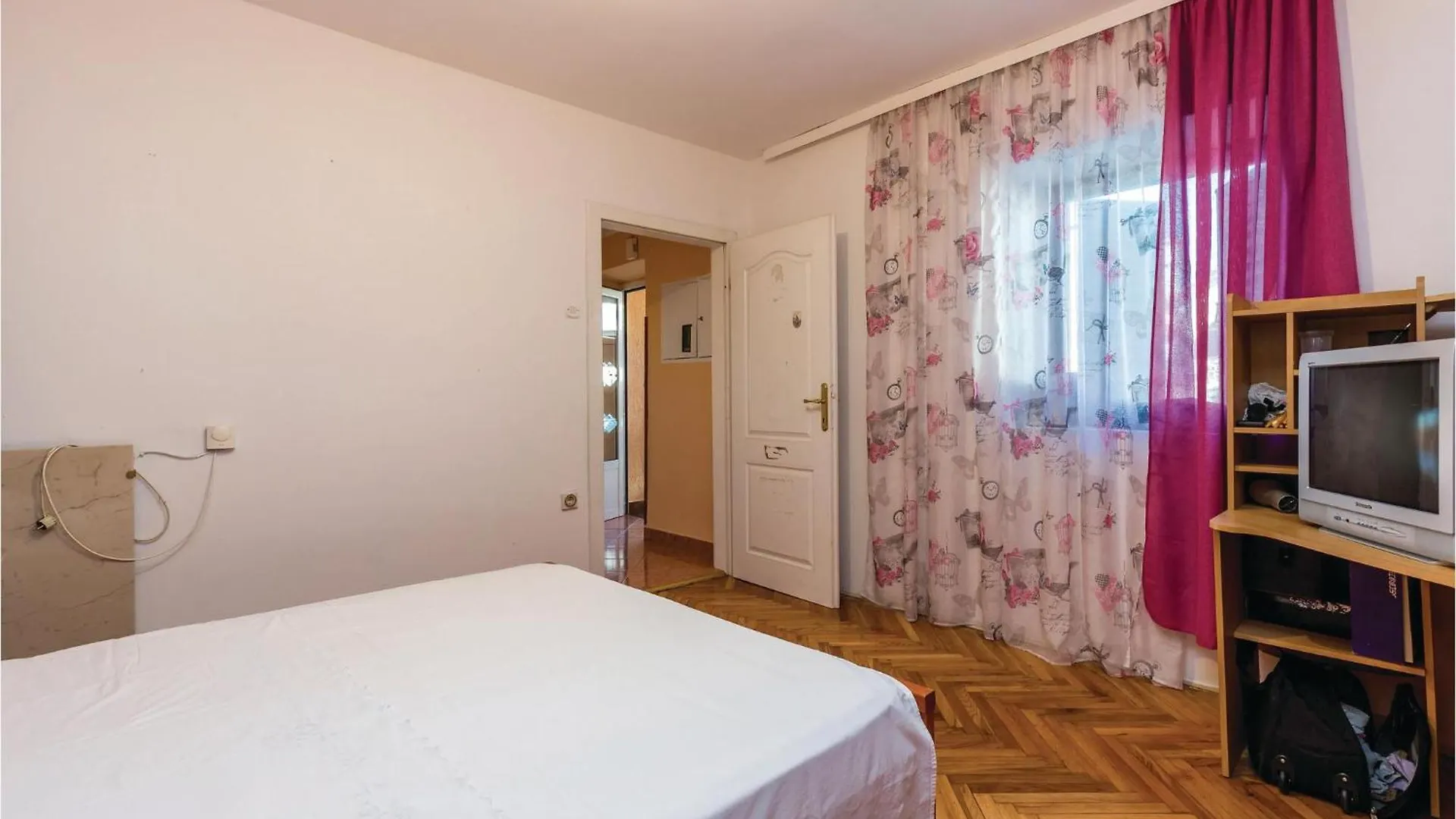 Nice Home In Praputnjak With Kitchen Holiday home